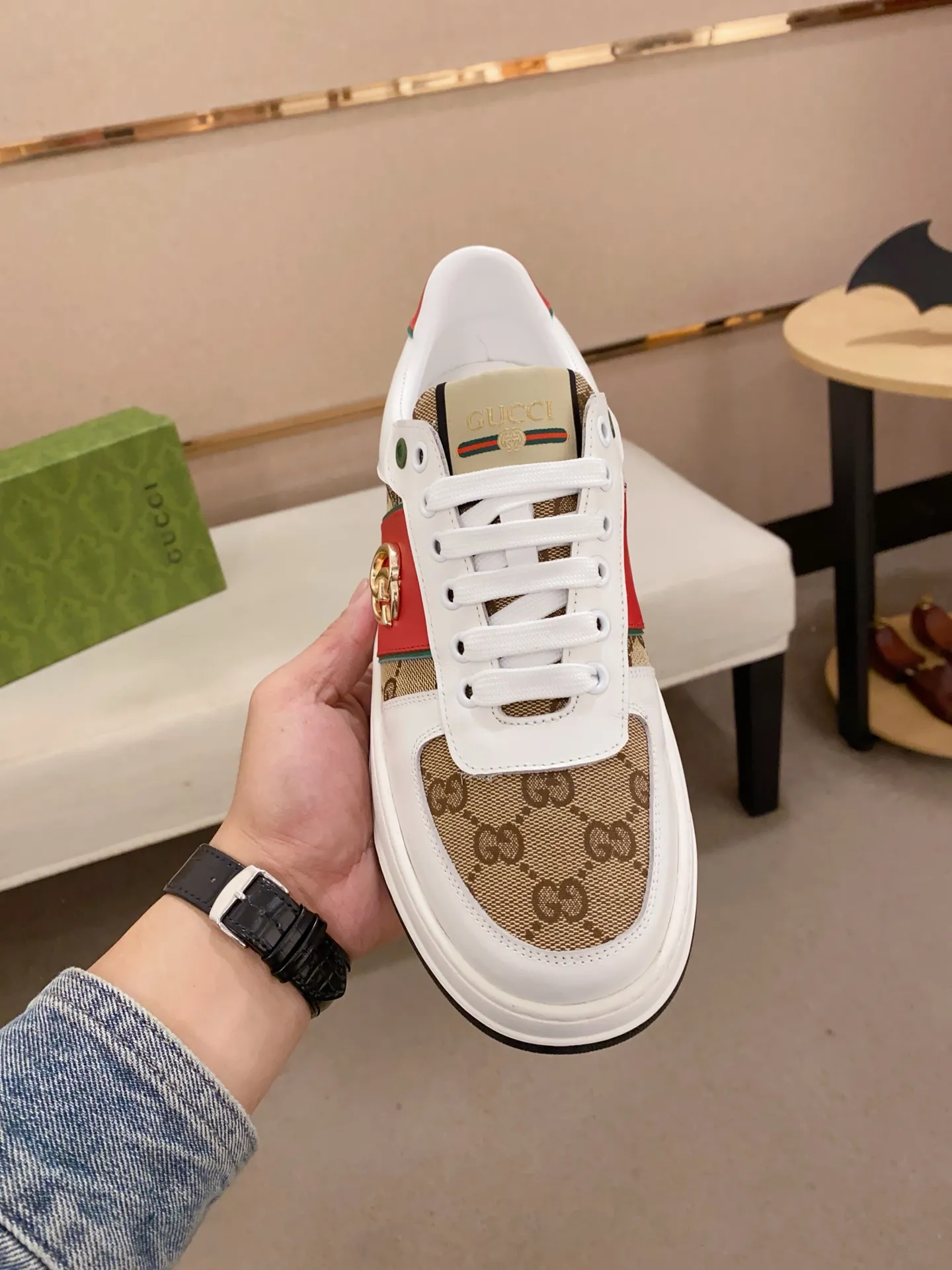 Men's clothing and shoes💰:400💰 (GUCCI) The latest model from the official website 🎁🎁Casual and fashionable men's shoes👟, hot style 💥The version is simple and elegant, exclusive for trendy men. Unique official website latest brand elements 👑Gucci original decoration, fashionable and generous, the fabric is original cowhide ✅sheepskin lining, the official website specifies wear-resistant casual outsole, the classic model is taken in kind at the counter🎬38-44 (45 is not returned or exchanged)